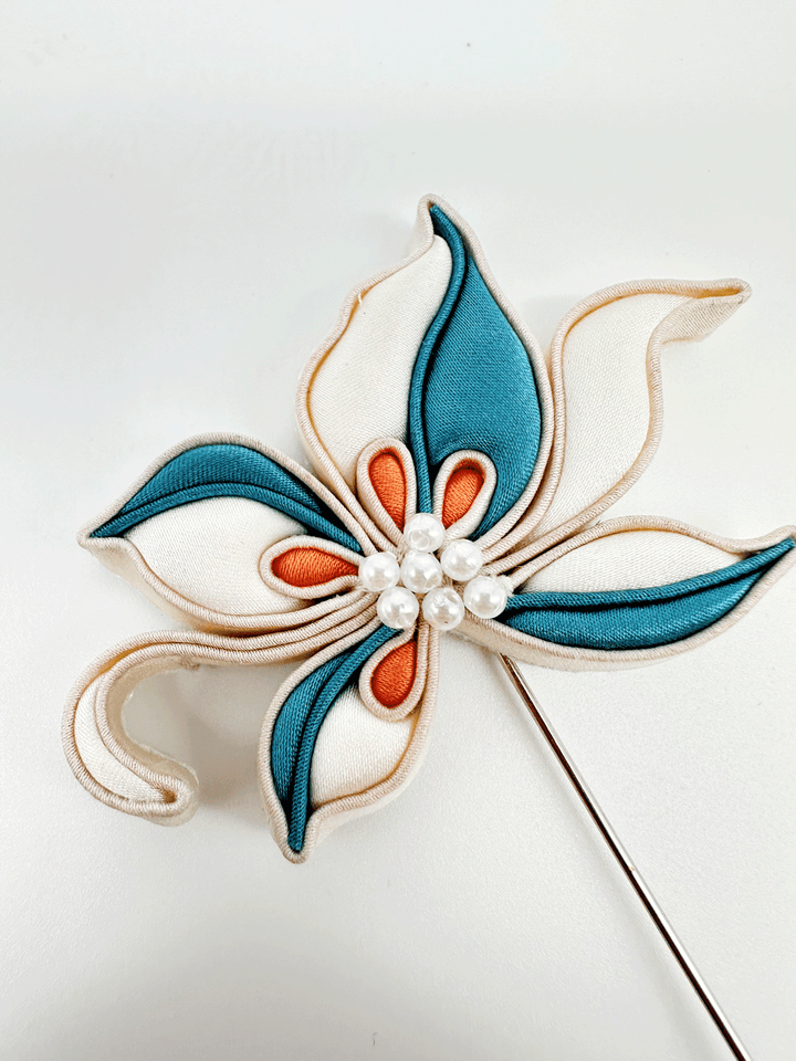 Lily Brooch - Traditional Handmade with Buttons - Eastern Gifts